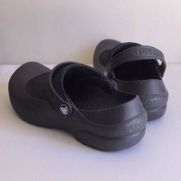 Crocs with faux suede upper panel. - Picture 3 of 4